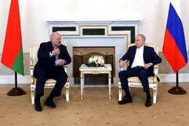 Президенты Белоруссии и России Александр Лукашенко и Владимир Путин