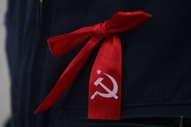 Бант с советской символикой