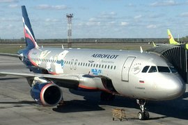 самолет авиакомпании 