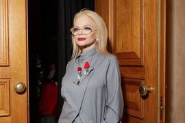 Лариса Долина