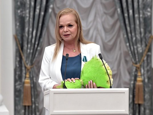 Лариса Долина