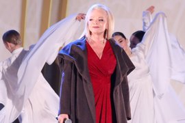 Лариса Долина