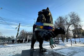 Памятник Бабру в Иркутске