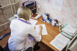 Врач в поликлинике