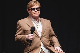 Британский исполнитель и композитор Элтон Джон