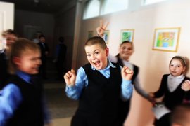 Школьники