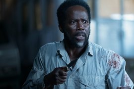 кадр из сериала «Извне»