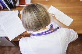 Врач в поликлинике