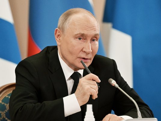 Президент России Владимир Путин на встрече с военнослужащими ВМФ