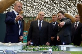 Глава Сбера Герман Греф презентует премьеру Михаилу Мишустину город в Горном Алтае